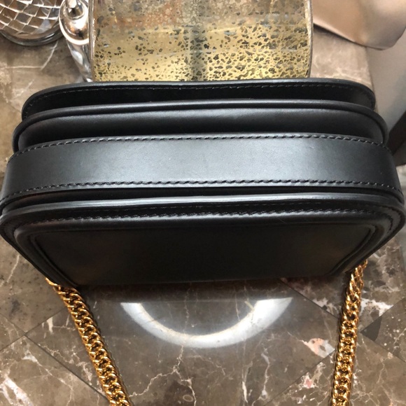 Burberry hand bag. Carried only once, EXCELLENT! - Picture 3 of 8